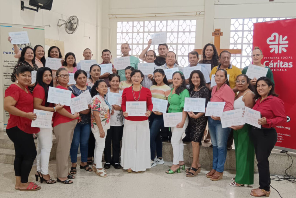 En Machala 33 voluntarios se forman como promotores parroquiales