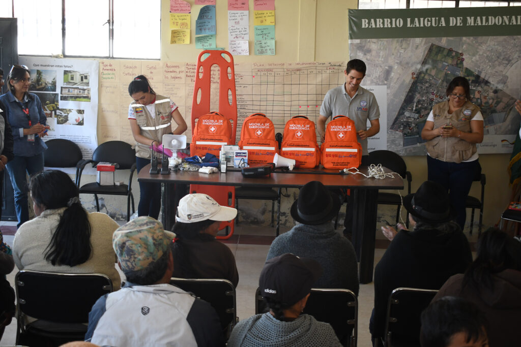 Juntos prevenimos desastres: Comunidades en Latacunga se preparan ante amenazas del volcán Cotopaxi